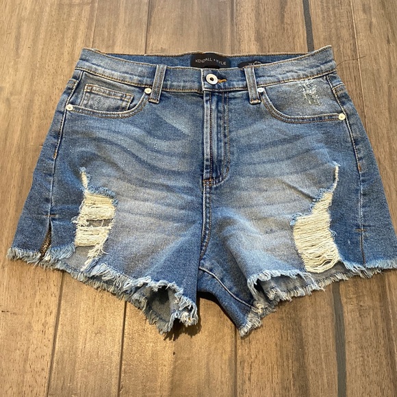 Kendall & Kylie Pants - Kendall and Kylie The Icon Short Womens Size 29 NWOT